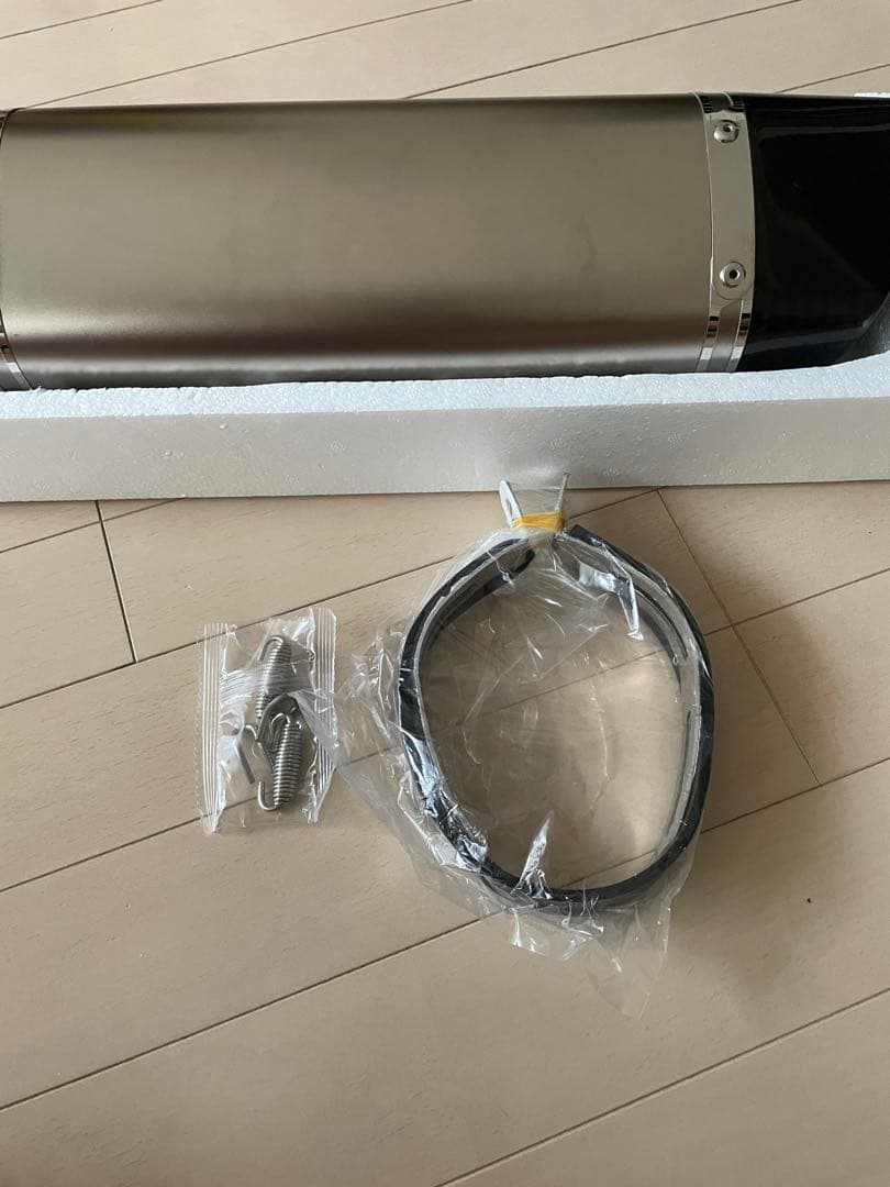 60.5 汎用マフラー　カーボンエンド