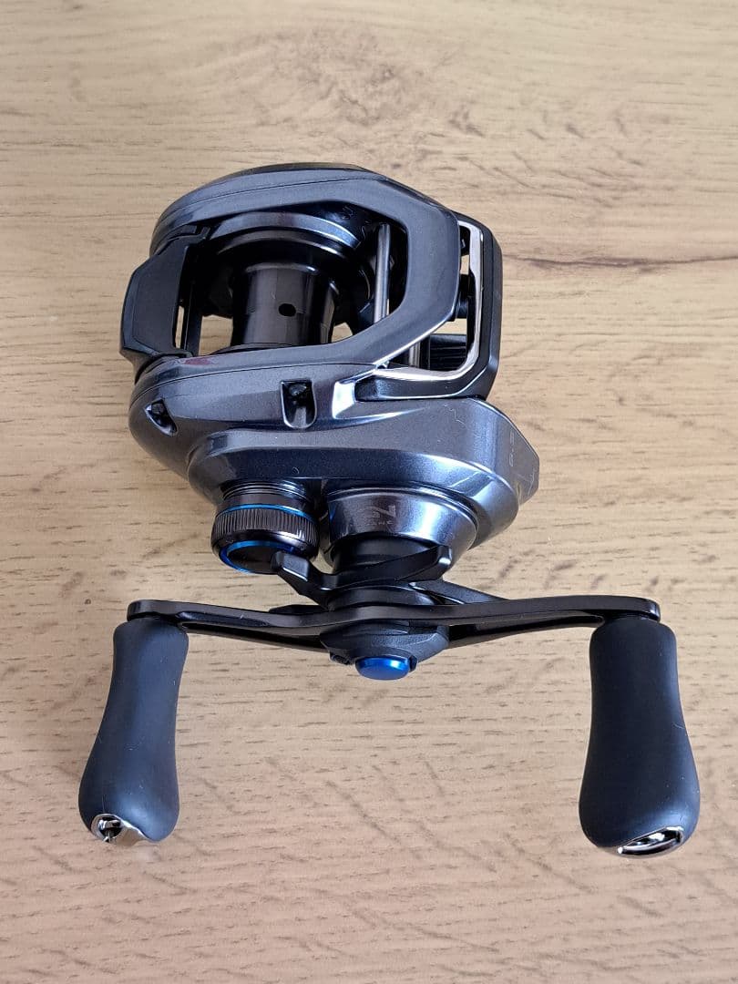 ★お盆特価★【新品同様】シマノ 24 SLX 70 右ハンドル