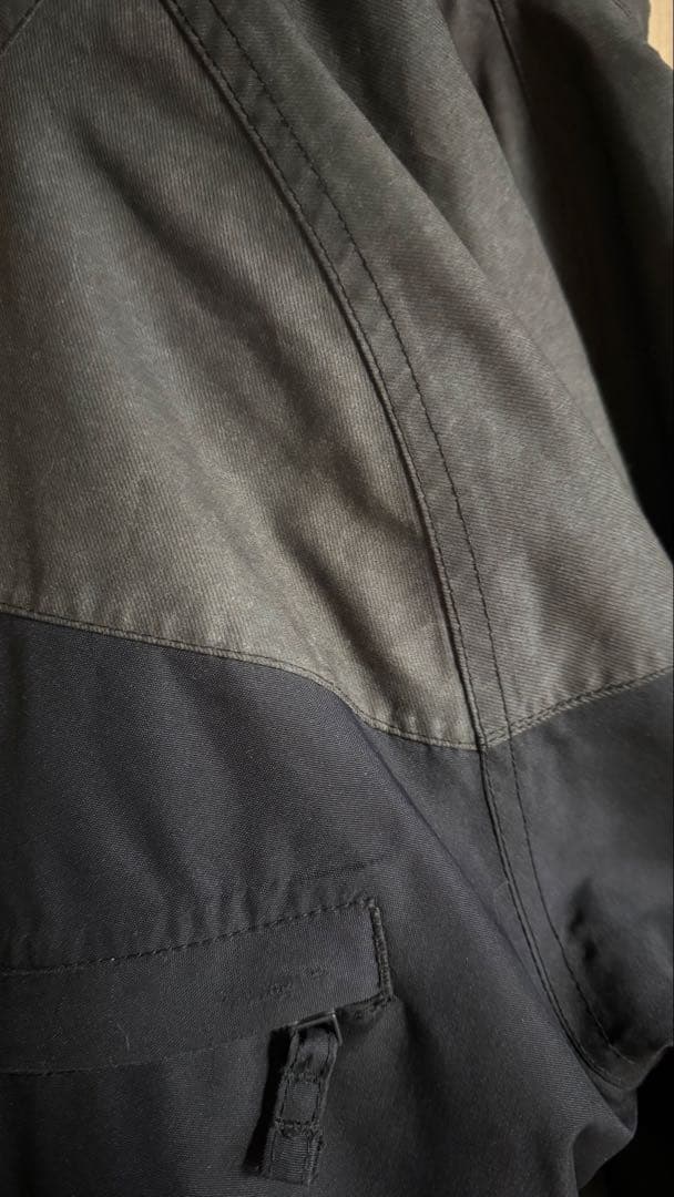 BURTON スノーウェア 美品 Sサイズ(日本L相当) 値下げ不可