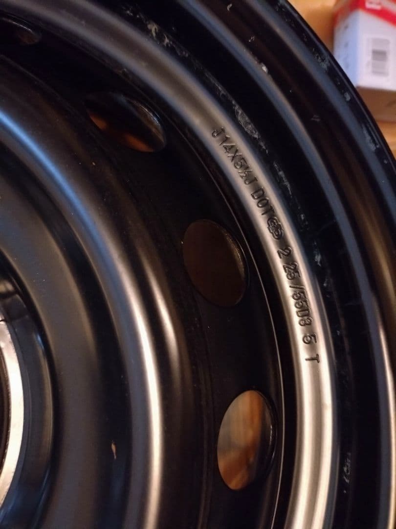 トヨタ ヤリス 純正ホイール ホイールキャップ ナット セット