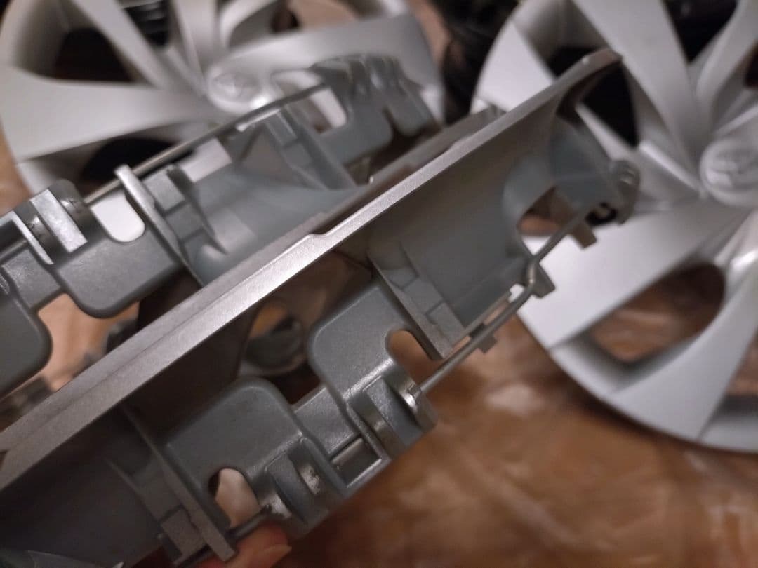 トヨタ ヤリス 純正ホイール ホイールキャップ ナット セット