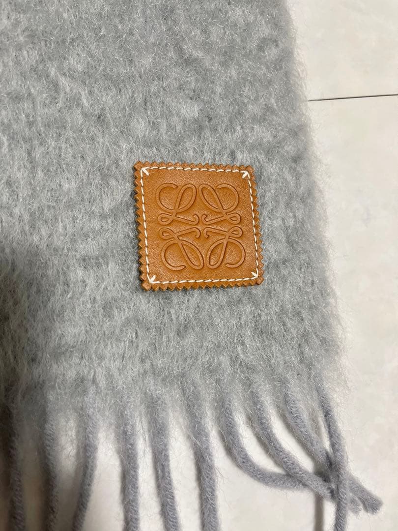 LOEWE マフラー グレー