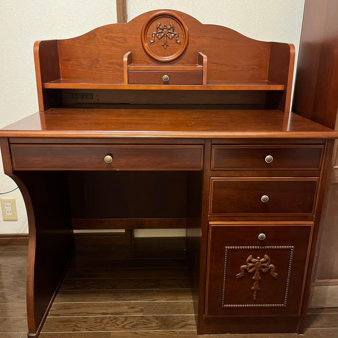 ◆リン・ホーリン社 ◆学習デスク◆コンセント二口付き