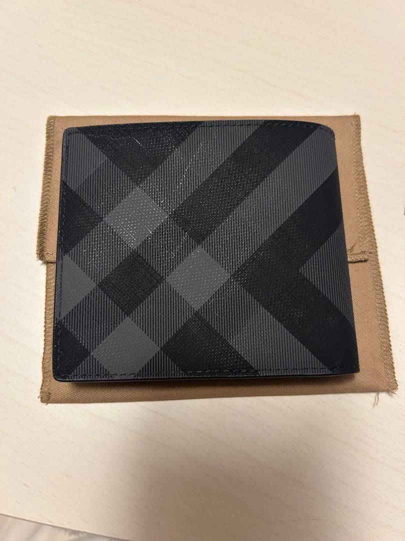 早い者勝ち‼️最終値下げ BURBERRY 二つ折り財布 ブラック/グレー