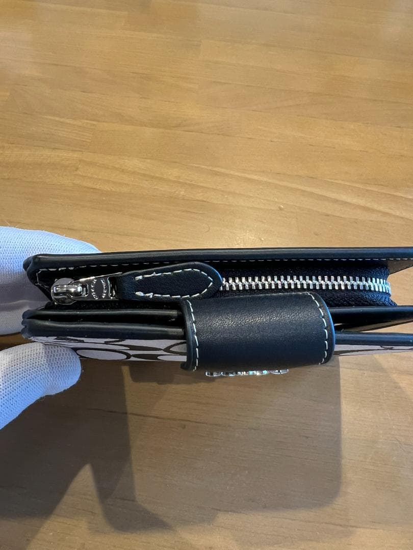 【美品】COACH コーチ 二つ折り財布 ホワイト×ブラック