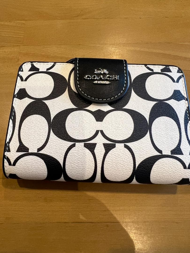 【美品】COACH コーチ 二つ折り財布 ホワイト×ブラック
