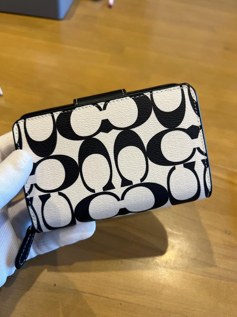 【美品】COACH コーチ 二つ折り財布 ホワイト×ブラック