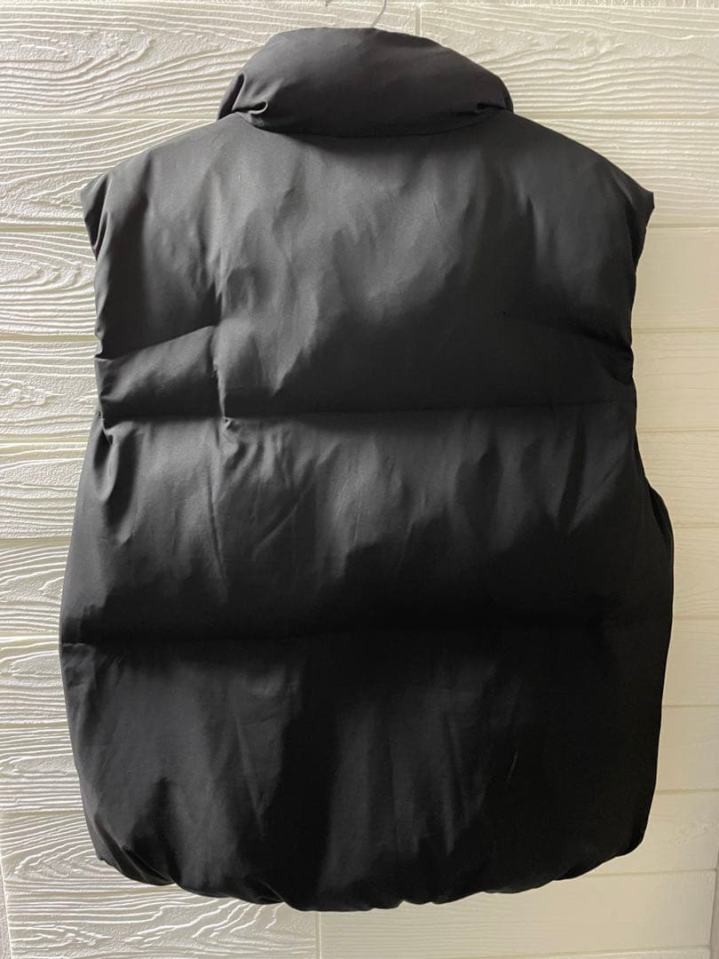 パブリックトウキョウ　THERMOLITEミニマルパデットベスト　ブラック