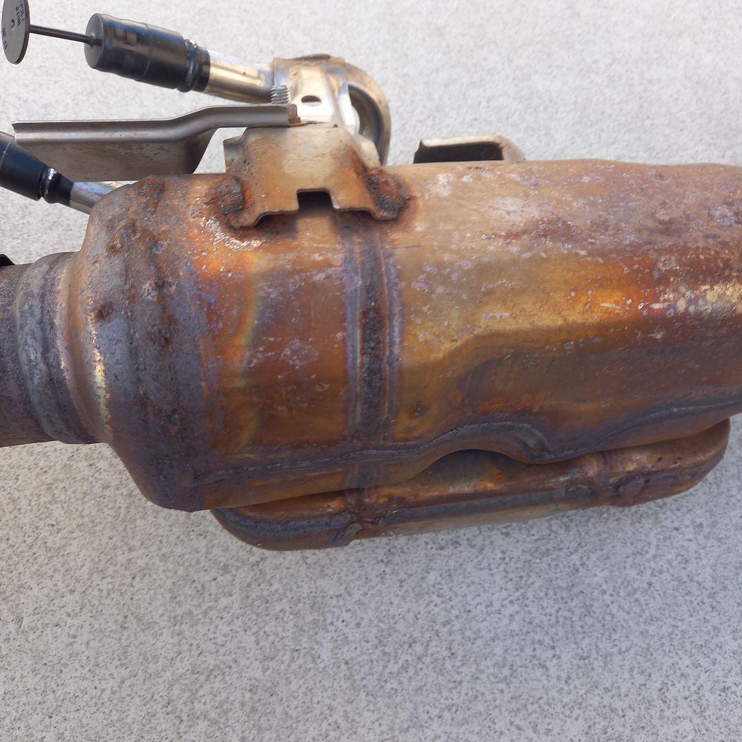 50系プリウス　フロントパイプ　触媒