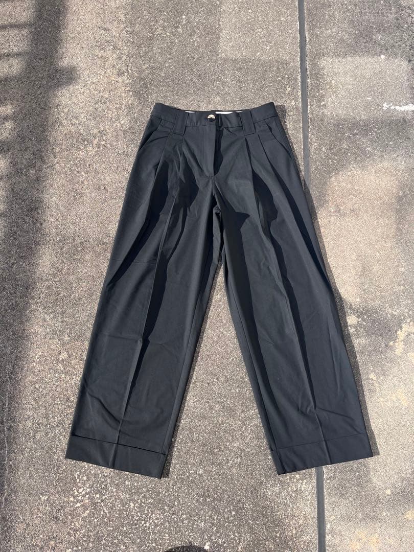 GANNI ブラック ワイドパンツ プリーツ入り