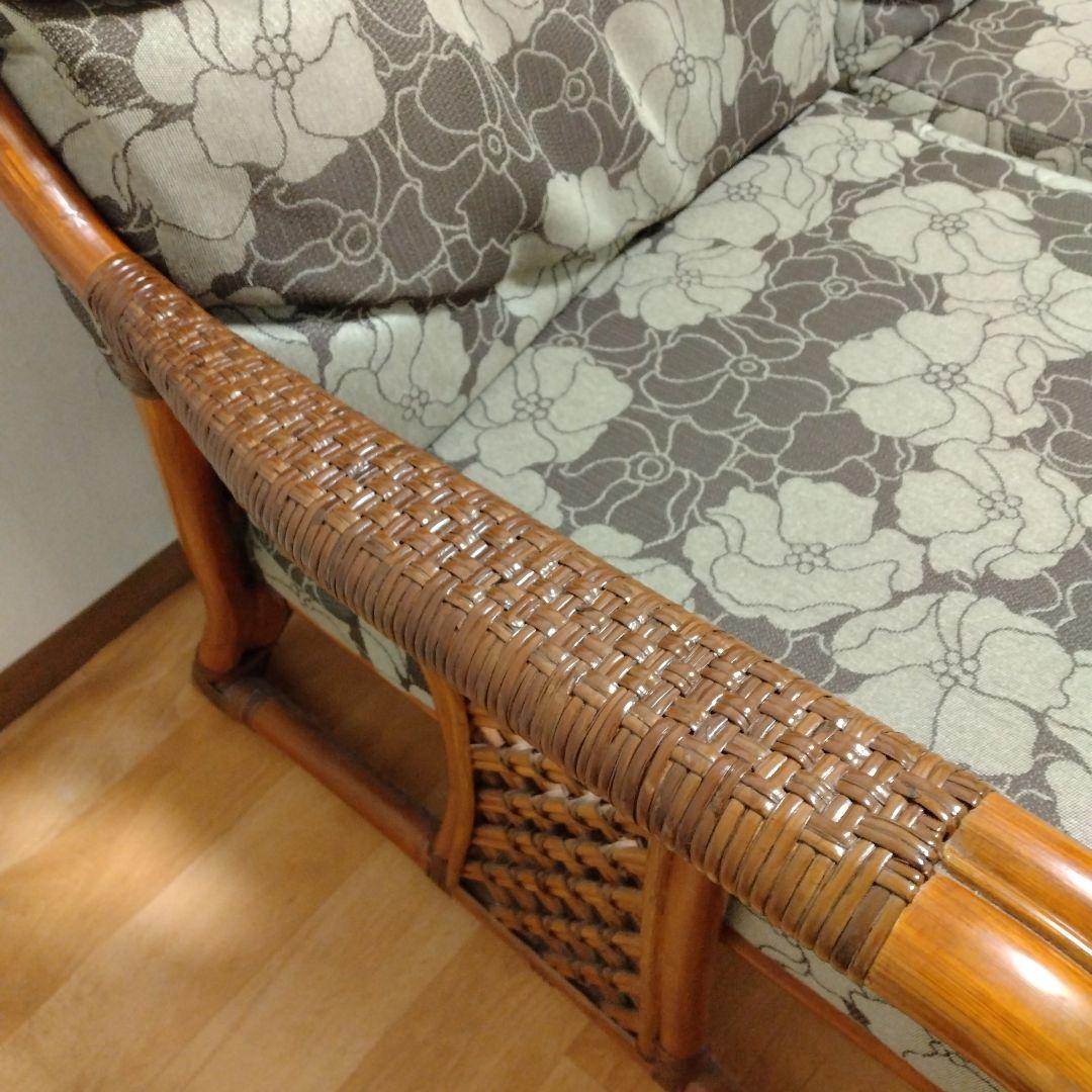 ラタン製花柄2人掛けソファ