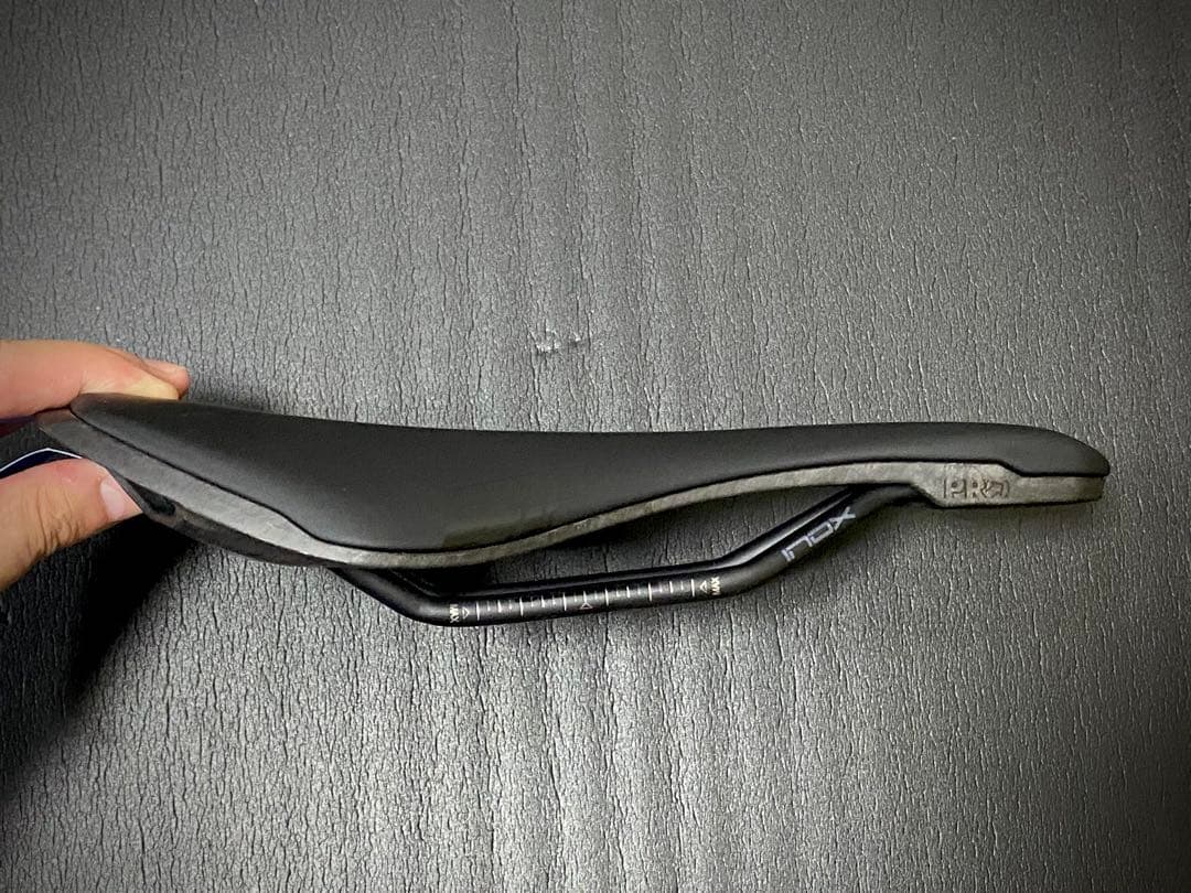 パーツ PRO Stealth Performance Saddle 142mm