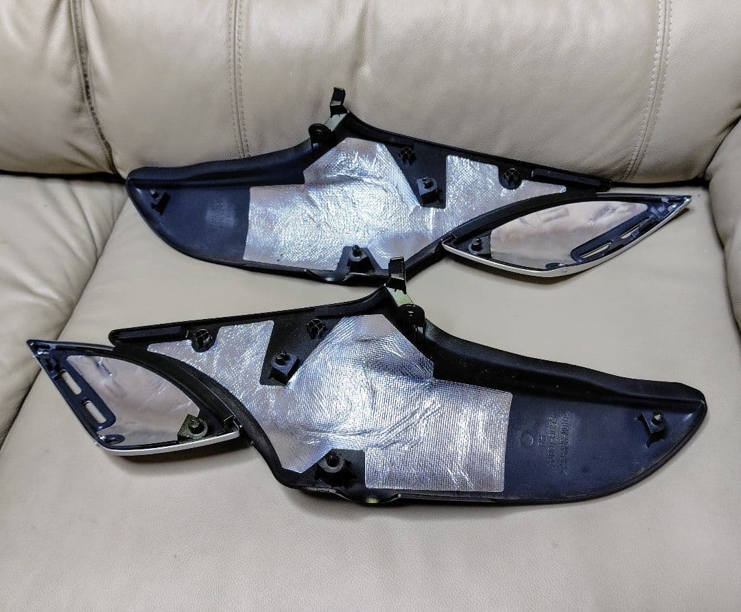 カワサキz900RS 純正サイドカバー グリーンタイガー【中古・お買得品】