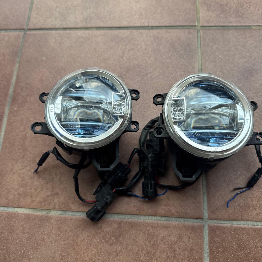 レクサス&トヨタ純正　ブルーLEDデイライト付LEDフォグランプ　コネクター付属