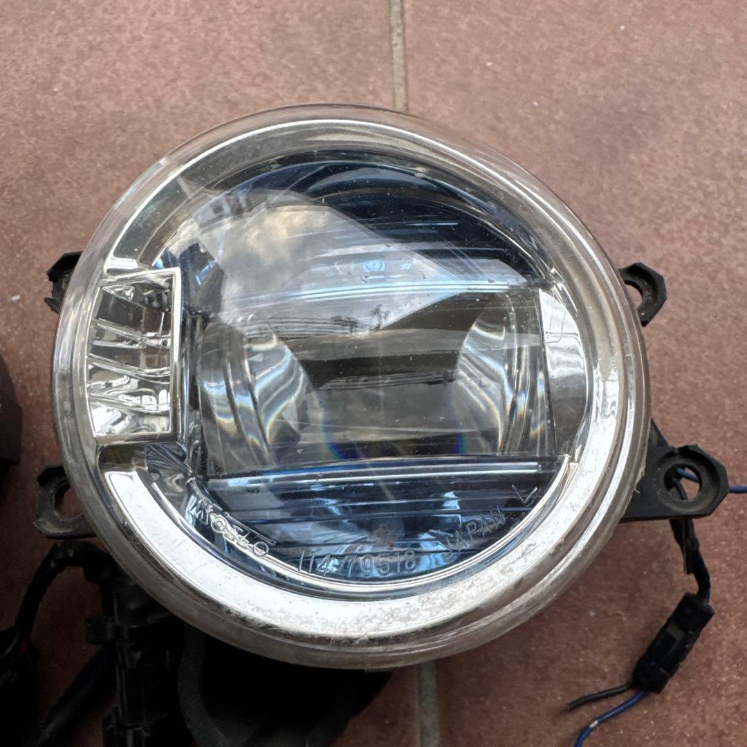 レクサス&トヨタ純正　ブルーLEDデイライト付LEDフォグランプ　コネクター付属