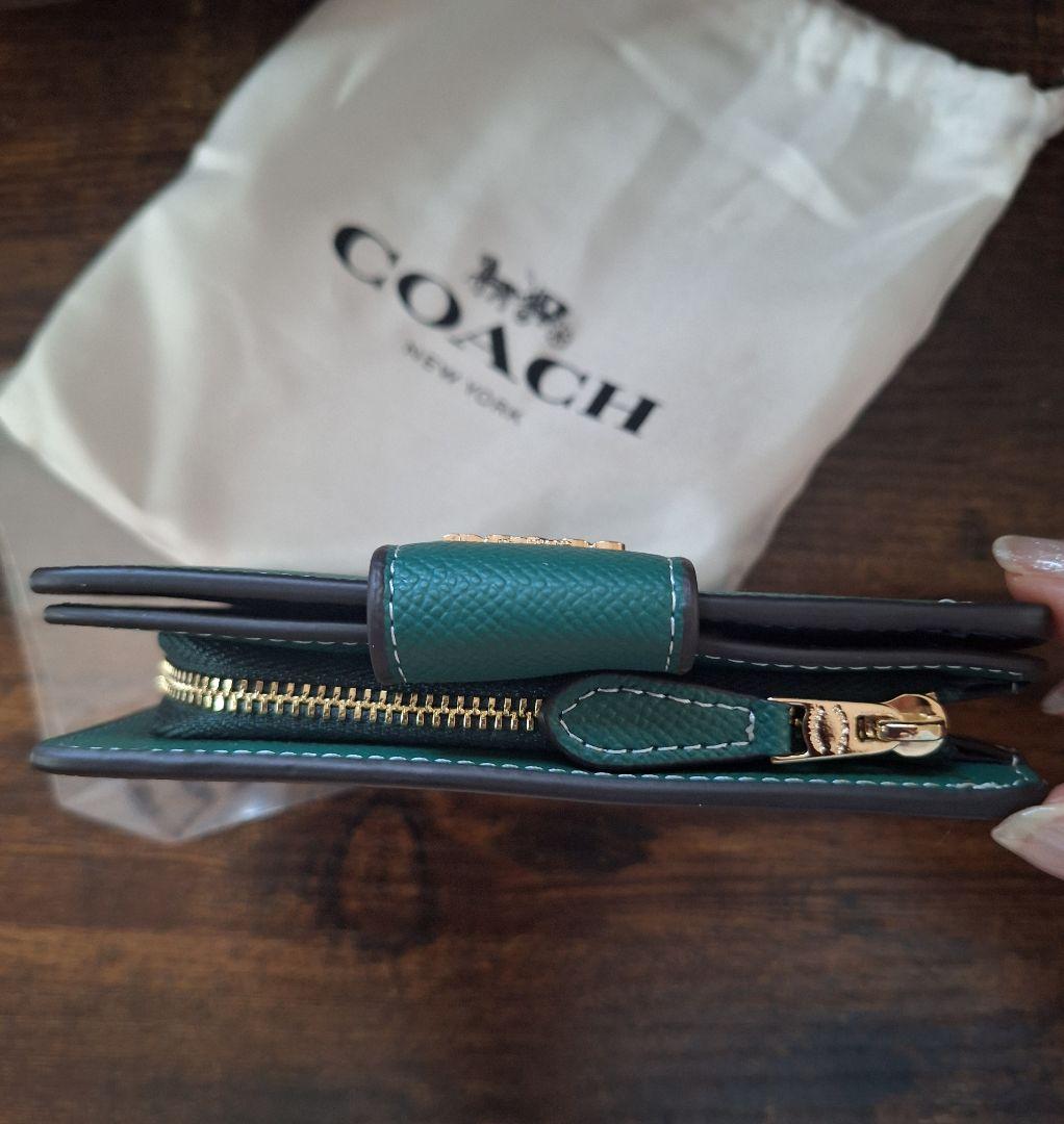 超美品 COACH 財布 グリーン