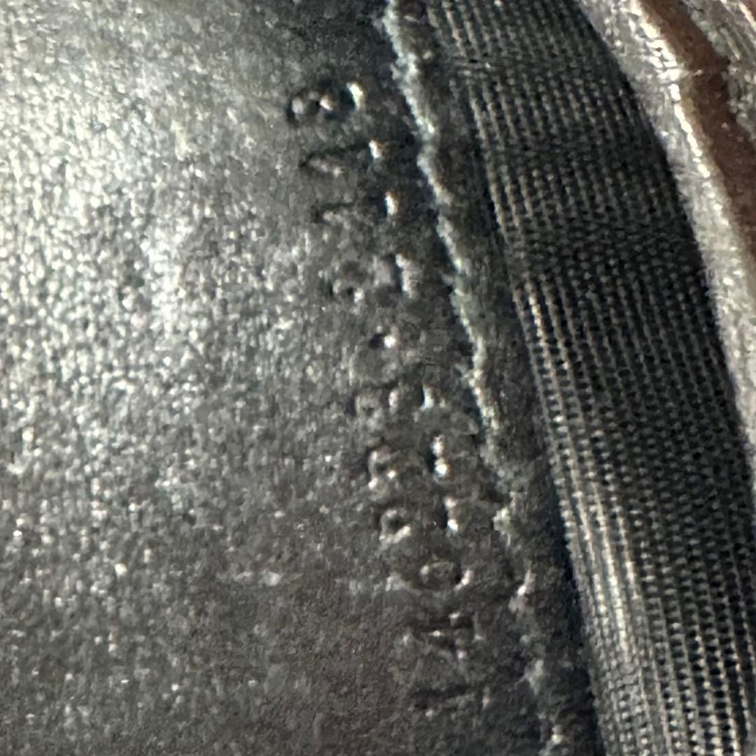 新品同様‼️ グッチ　GUCCI 財布　二つ折り　折り財布　シマレザー