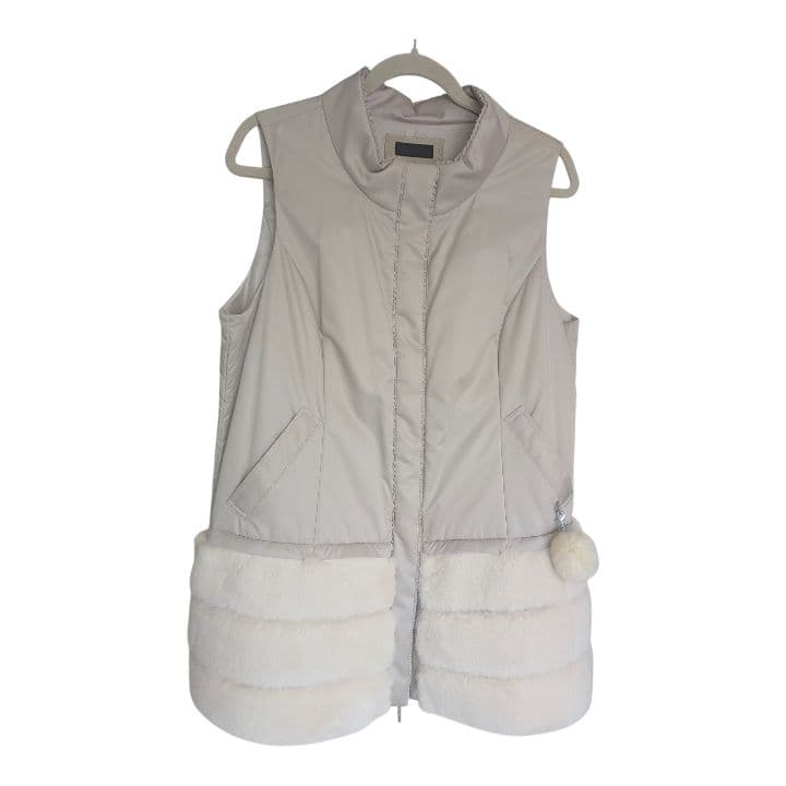 【美品】TO BE CHIC ラビット チャーム中綿 ファー切り替えベスト 46