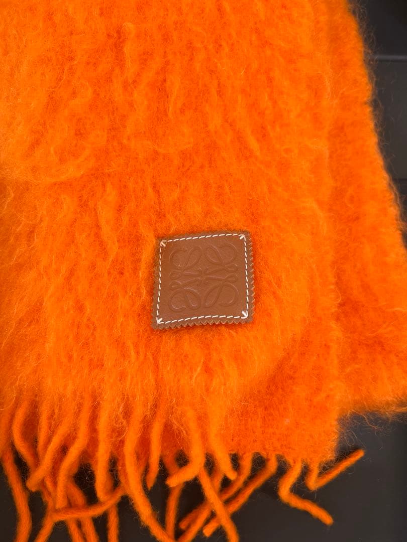 期間限定タイムセール中 LOEWE オレンジ マフラー 箱無し