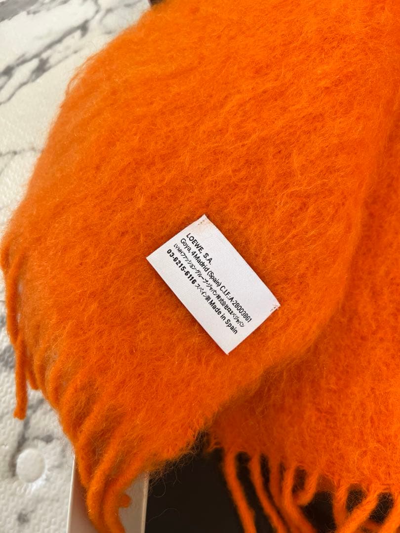 期間限定タイムセール中 LOEWE オレンジ マフラー 箱無し