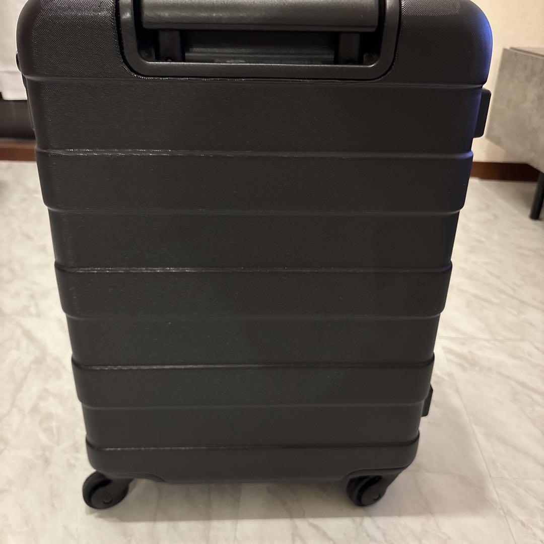 無印良品 バーを自由に調節できる ハード キャリケース 36L ブラック　黒