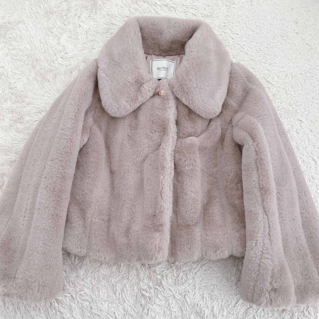 極美品 Herlipto Winter Love Faux Fur Coat