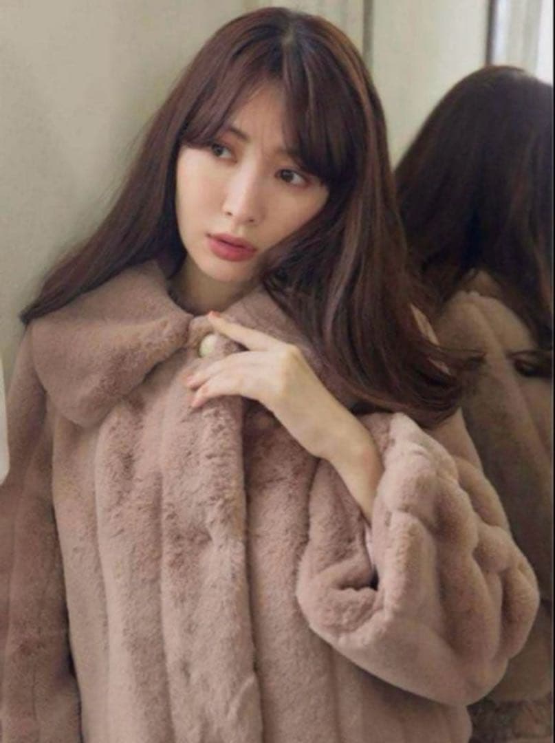 極美品 Herlipto Winter Love Faux Fur Coat