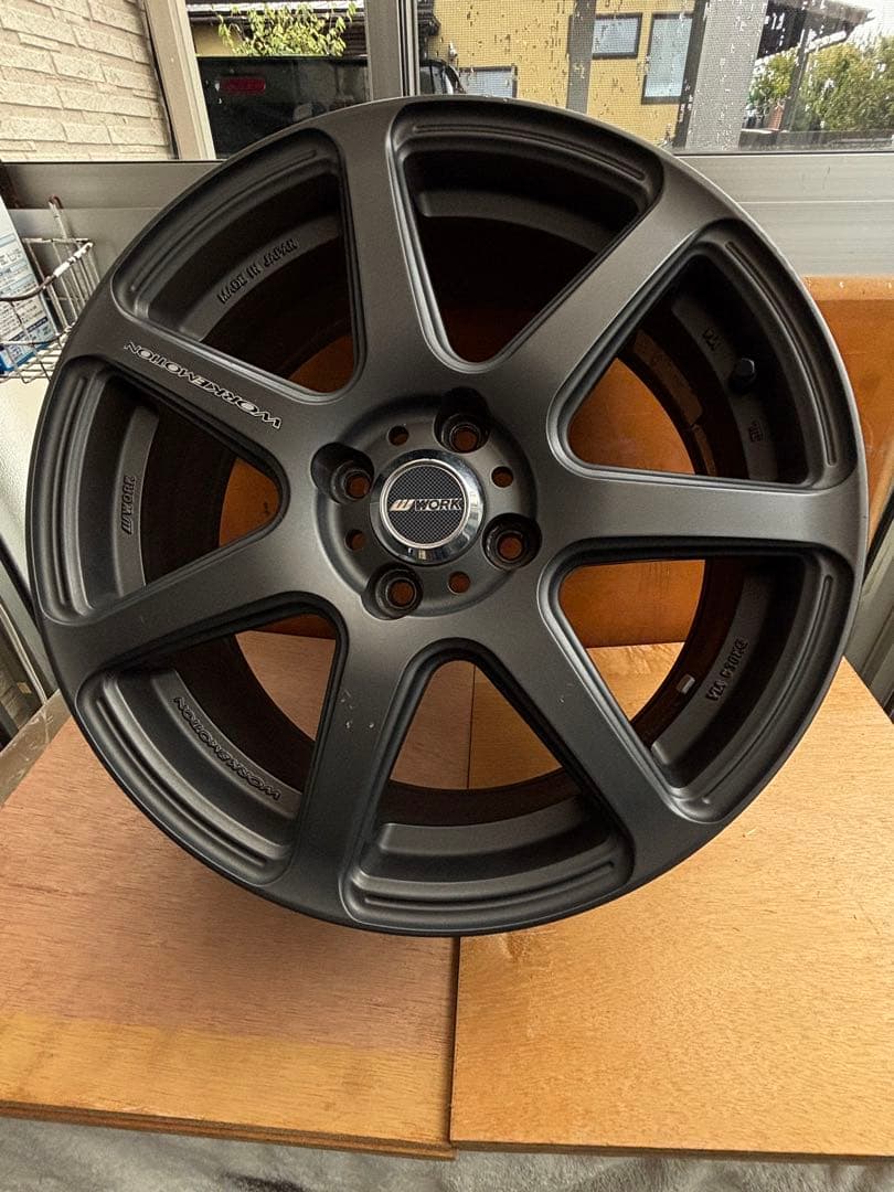 16インチ ダークグレー 7本スポークホイール