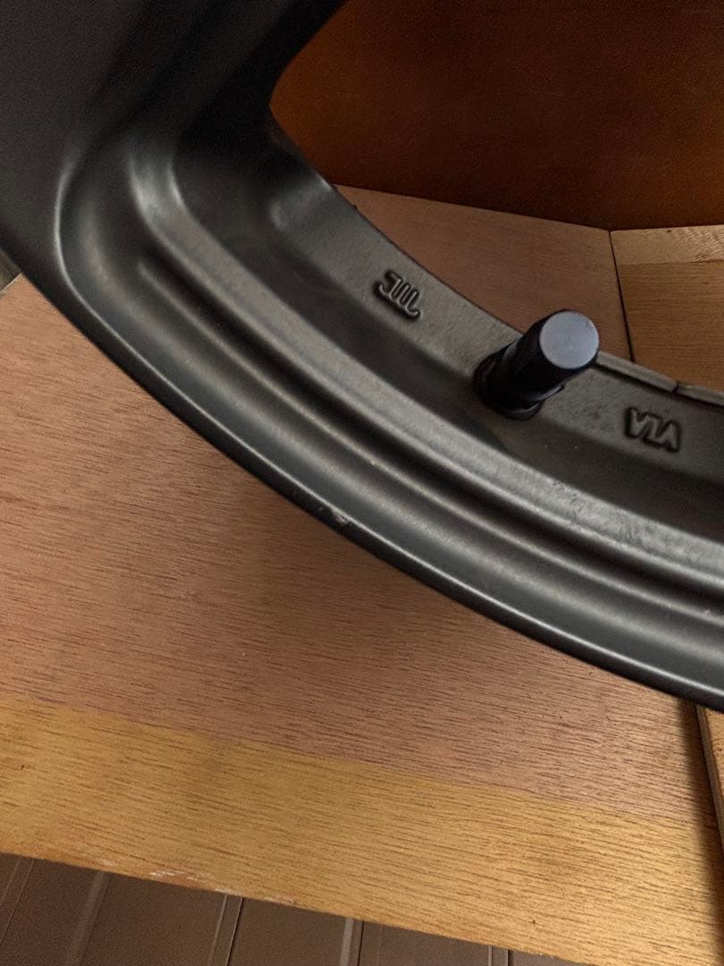 16インチ ダークグレー 7本スポークホイール