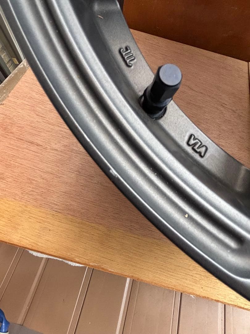 16インチ ダークグレー 7本スポークホイール