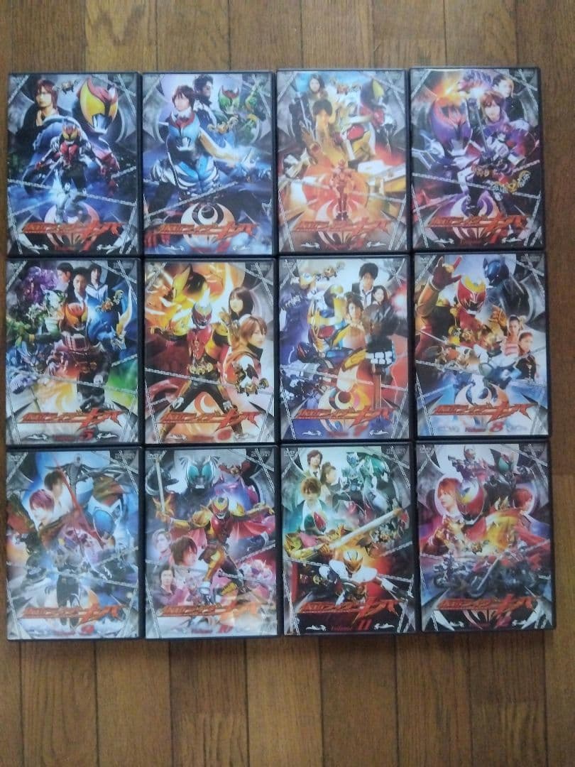 ⭕️美品⭕️仮面ライダーキバ DVD 12枚セット 特典カード付き 非レンタル盤