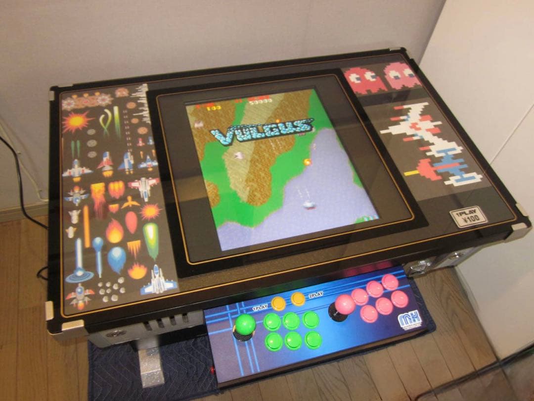 アーケードゲームテーブル レトロデザイン
