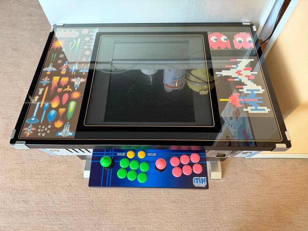 アーケードゲームテーブル レトロデザイン