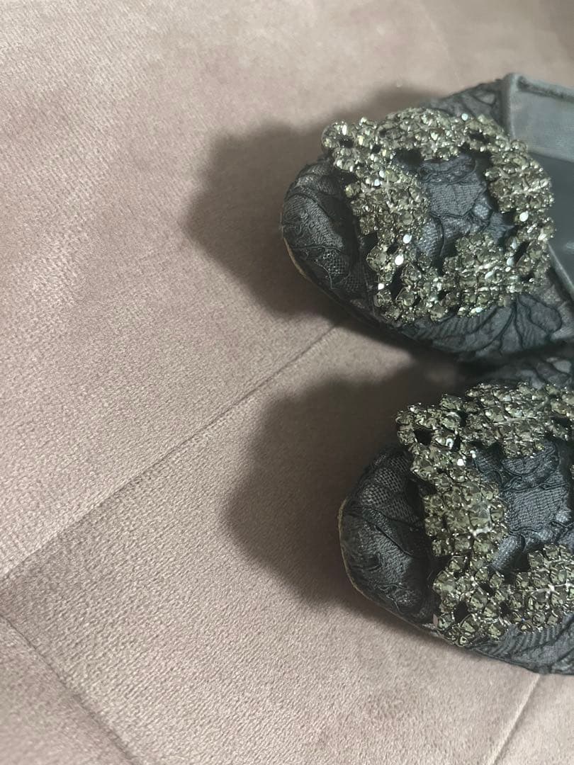 R*i様 MANOLO BLAHNIK ハンギシ ローヒール　グレー レース　3