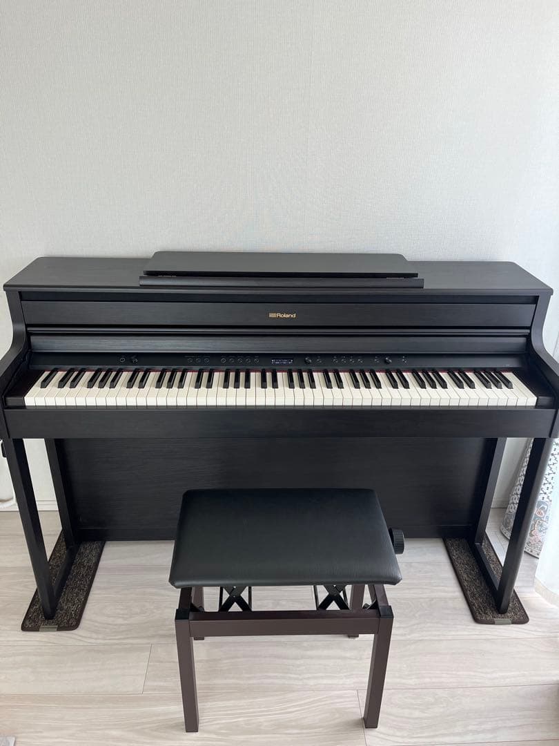 おみつ　ローランド HP704 ブラック 88鍵 電子ピアノ　椅子別