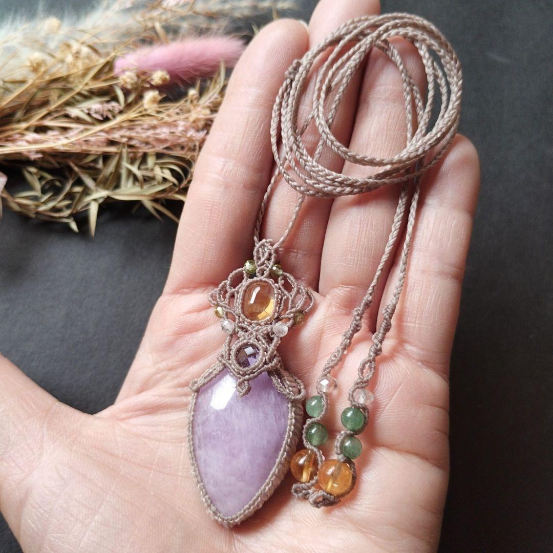 クンツァイト＆シトリン＆アメジストのマクラメ編みネックレス　ペンダント　天然石