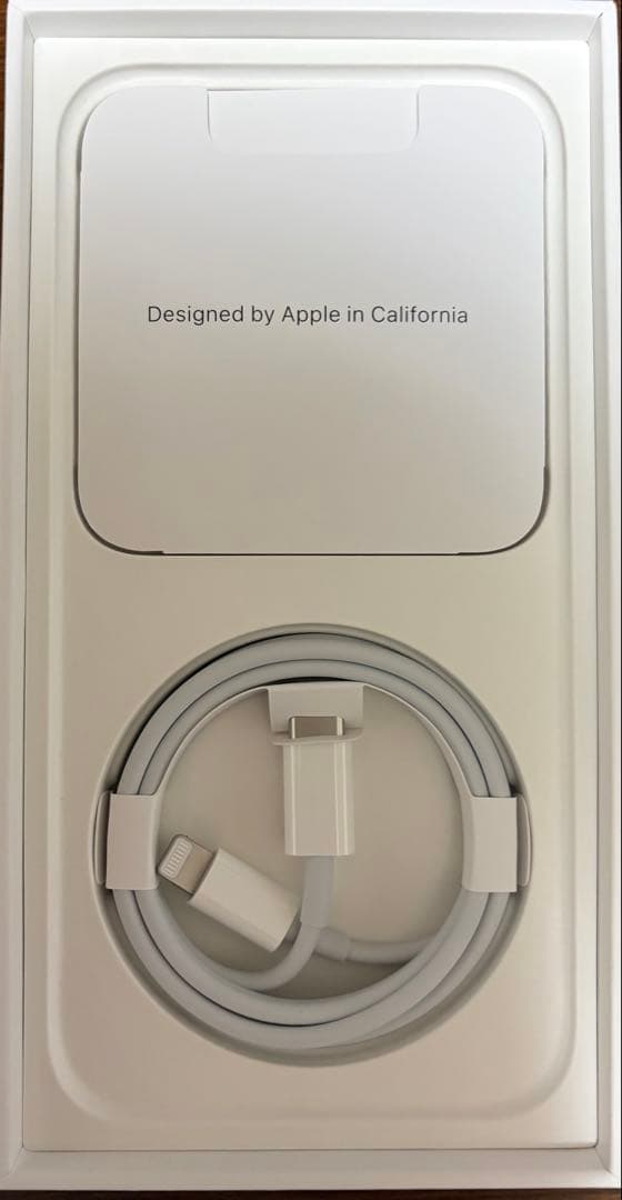 【極美品】iPhone 14 256GB SIMフリーモデル