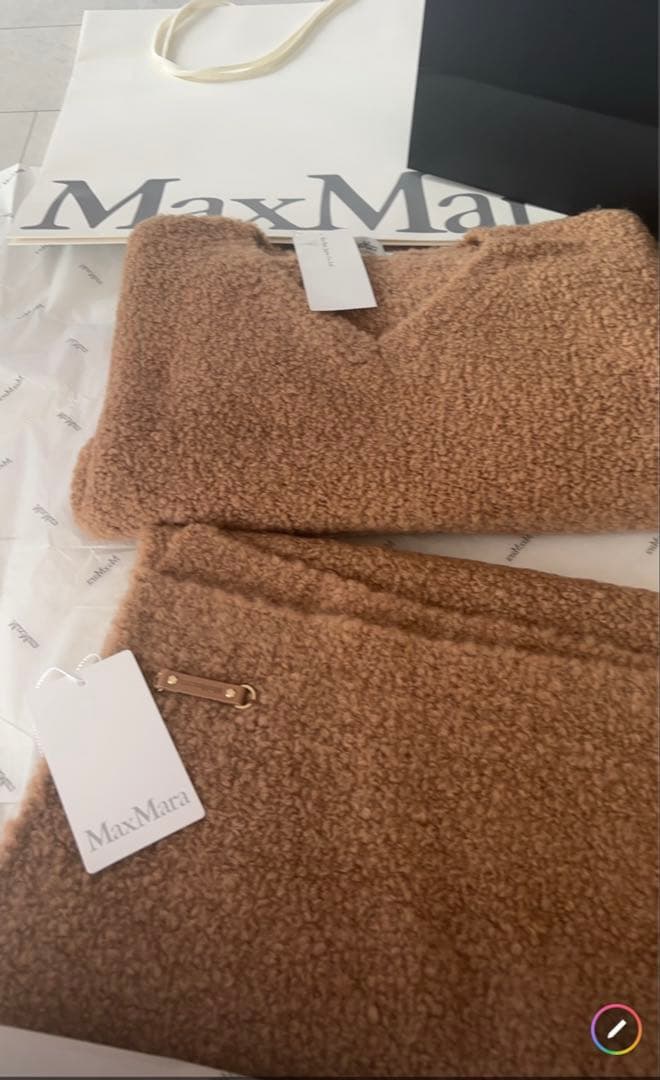 マックスマーラ　　キャメルストール　　新作