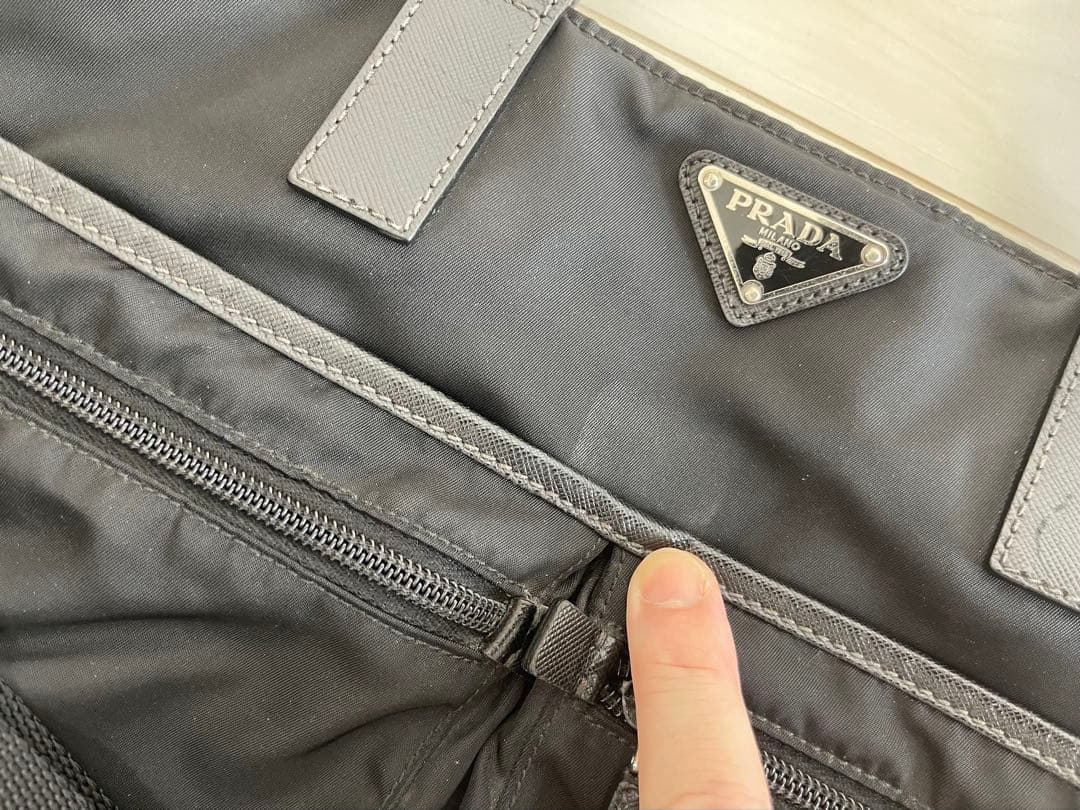 Prada ブラック ナイロン トートバッグ