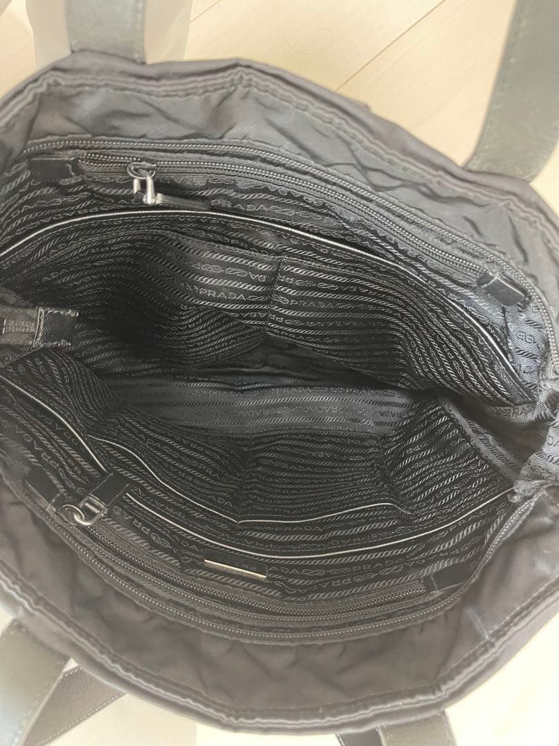 Prada ブラック ナイロン トートバッグ