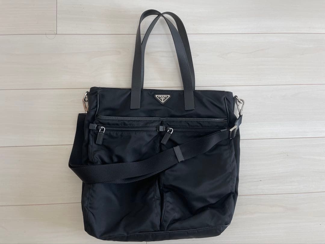 Prada ブラック ナイロン トートバッグ