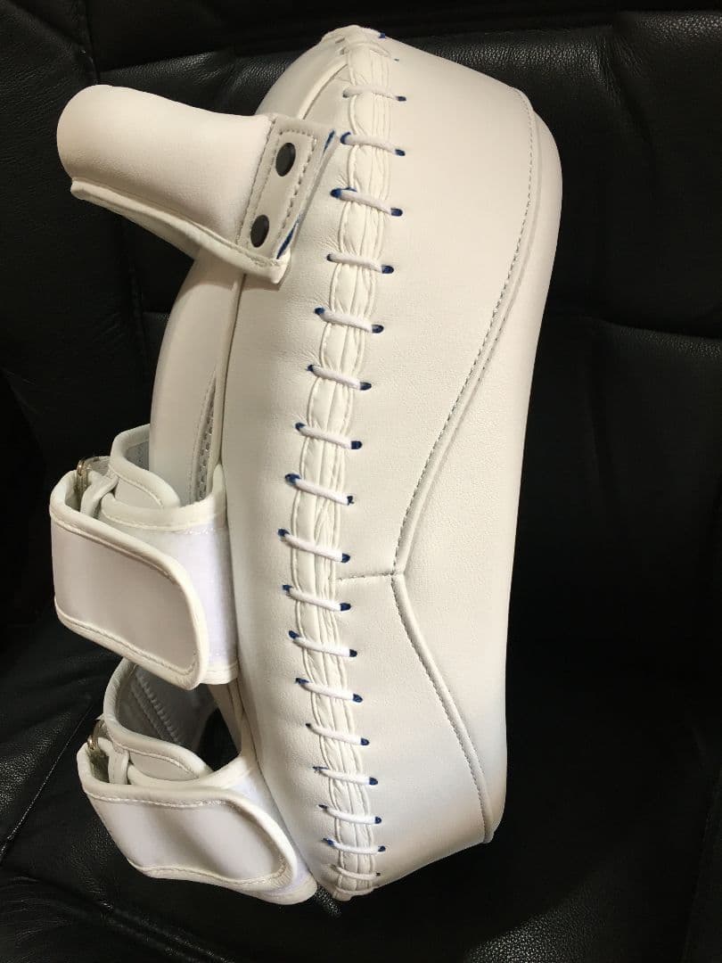 新品ボクシング　キックミット　持ちやすく蹴りやすい、打ちやすい