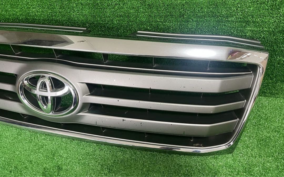 ランドクルーザー100 後期 純正 フロントグリル