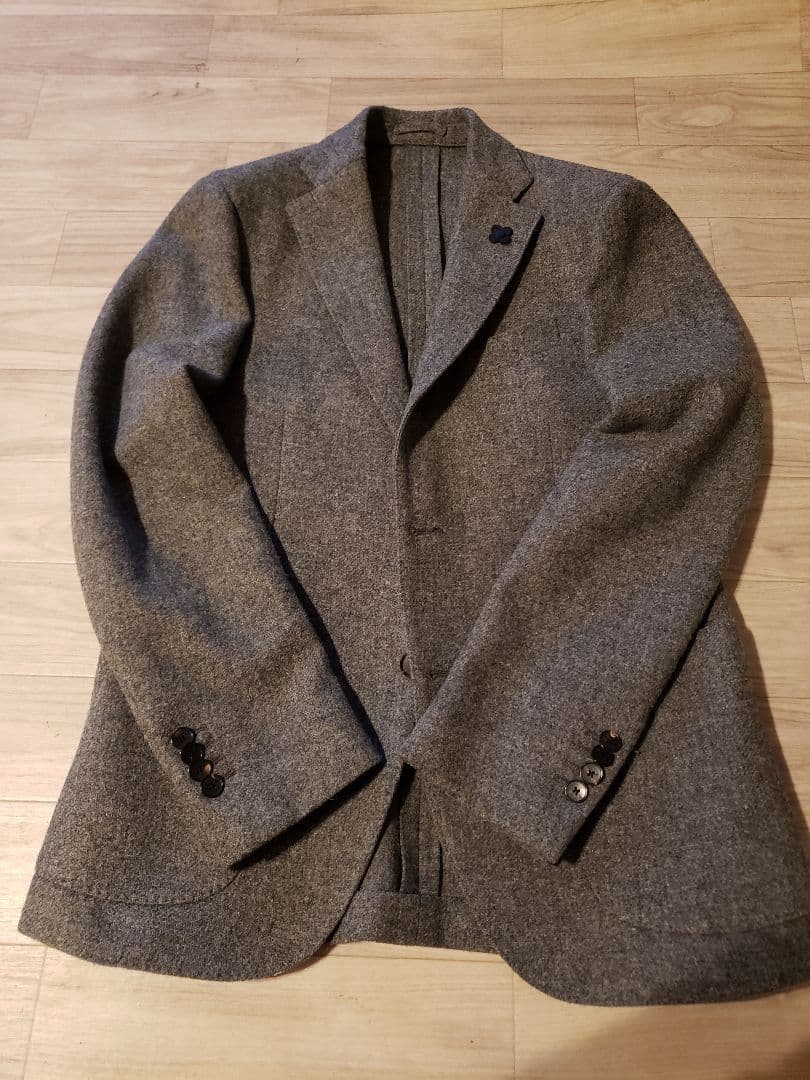 美品ラルディーニ　46　グレージャケットです。