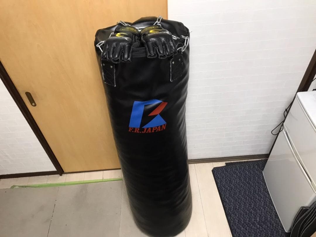 ファイティングロード　サンドバッグ（グローブ付き）