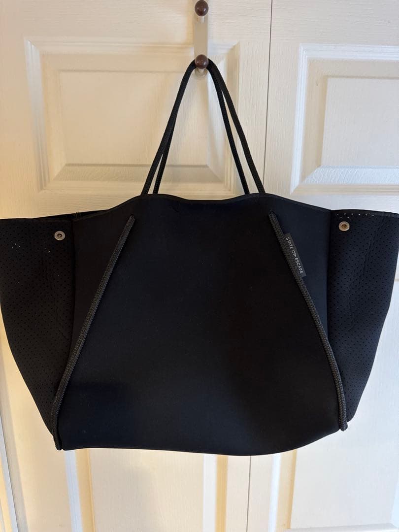 State of escape tote Blackステイトオブエスケープ