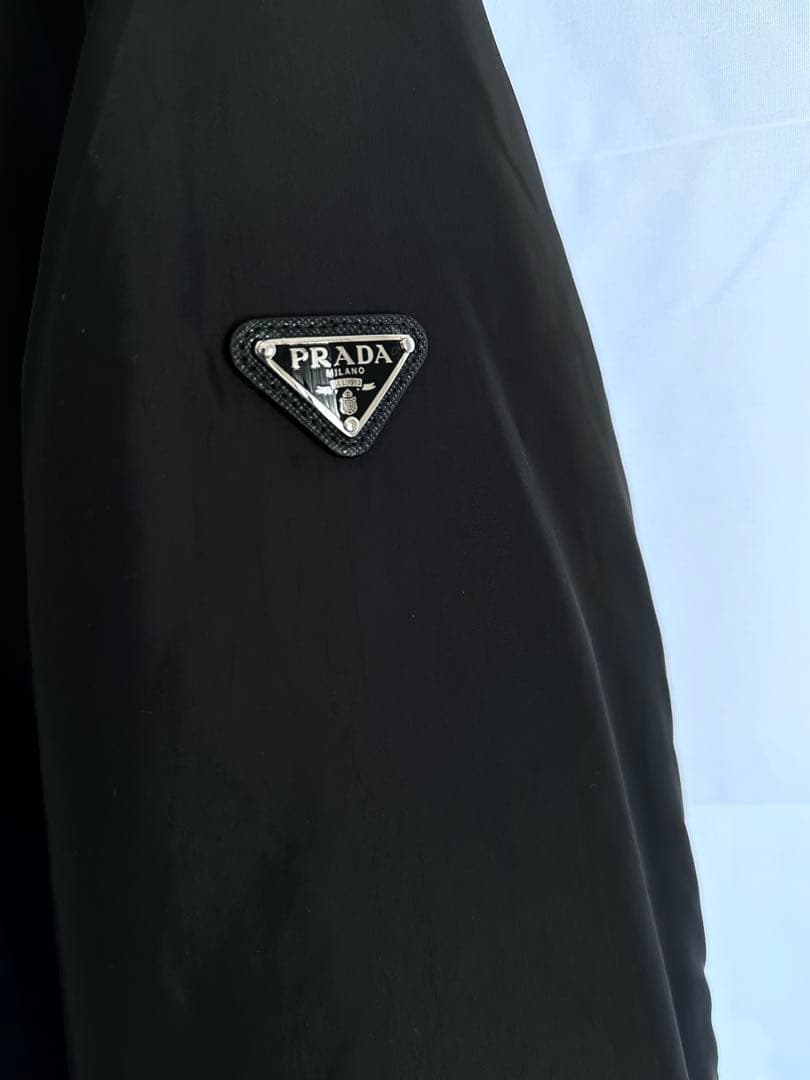 プラダ　ナイロンジャケット