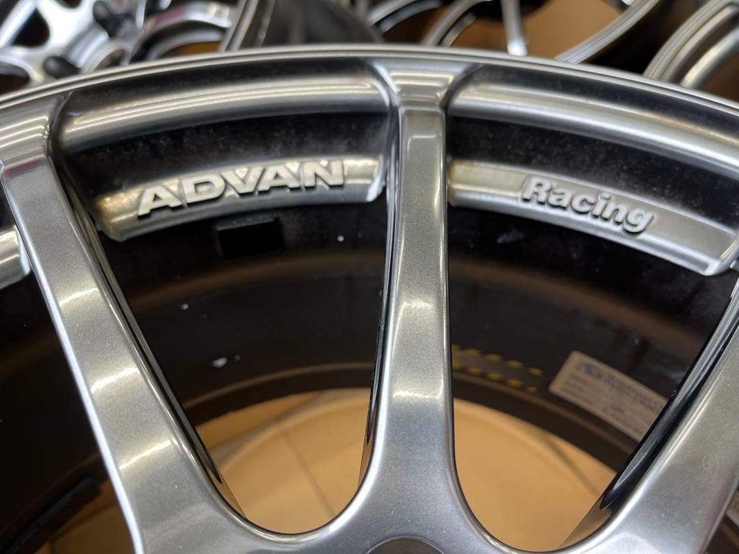 T*o様 希少❗️ADVAN Racing‼️RSⅡ 18×8.5J 4本中古