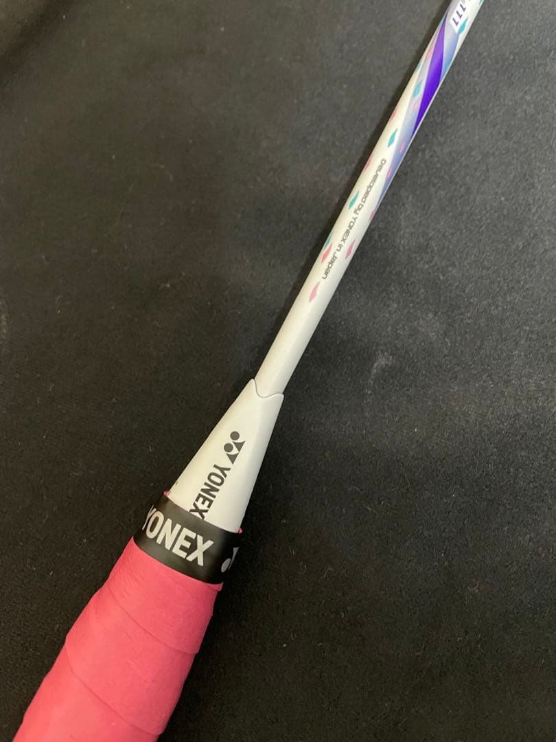 新品　ヨネックス　ナノフレア111