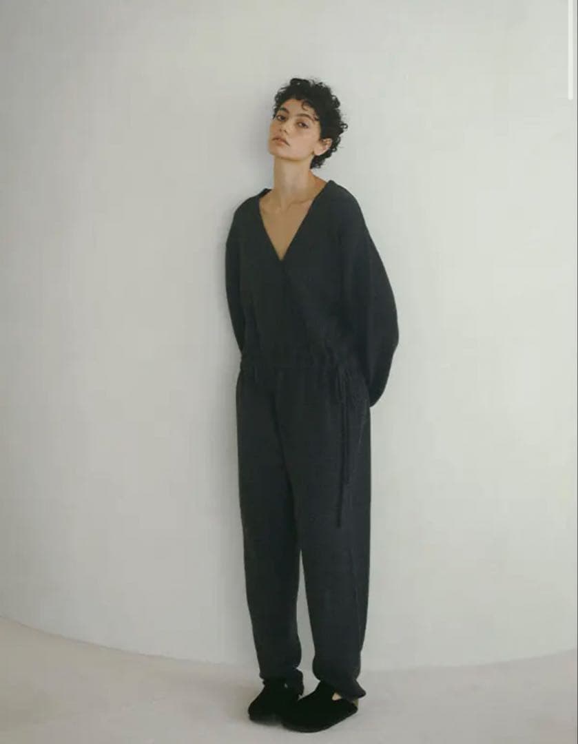 ETRE TOKYO Vネックニットオールインワン　エトレトウキョウ